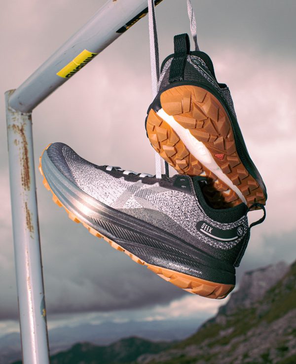 Men's Seek Trail Running Shoe  |  Abbey Stone/Gold
