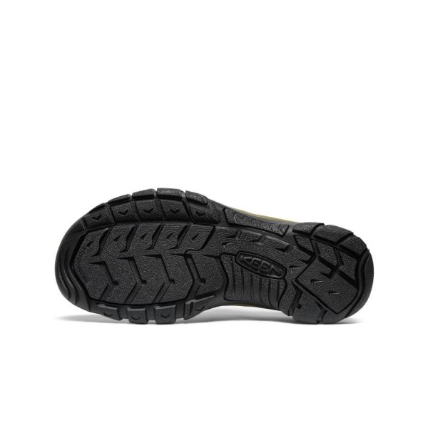 Men's Newport Retro Sandal x Études Studio  |  Etudes Olive