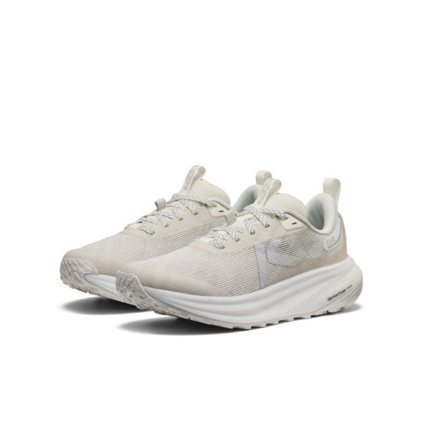 Women's Roam Trail Running Shoe | Star White/Vapor